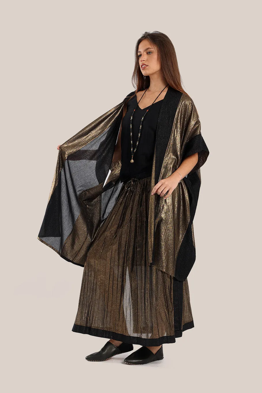 Abaya style coat with short and tiny pleats