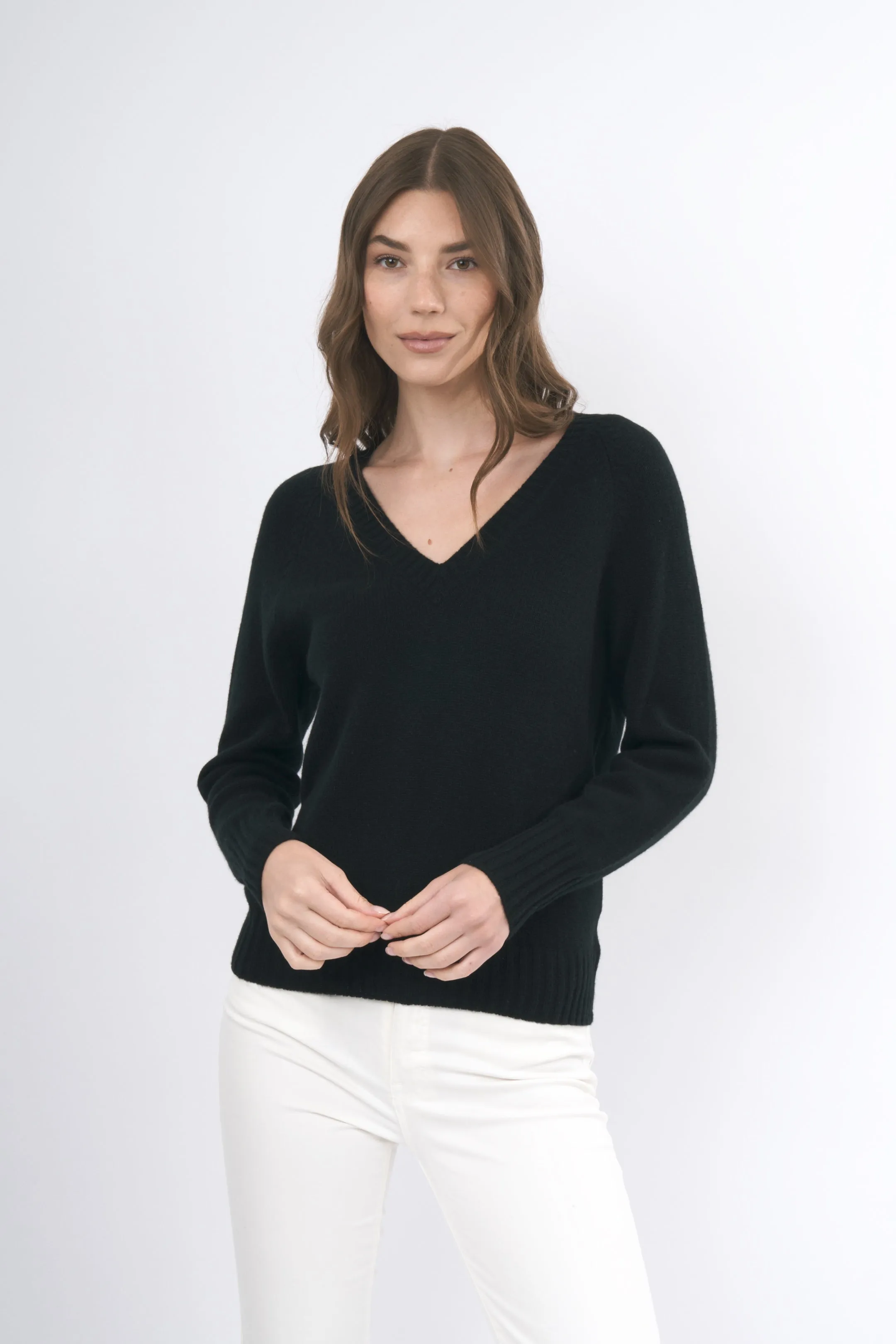 Robertson Madison 100% Cashmere V Neck Sweater CC-113 | Black